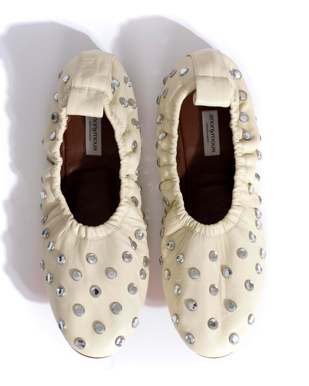 Mirelda crystals Silky lamb White sand