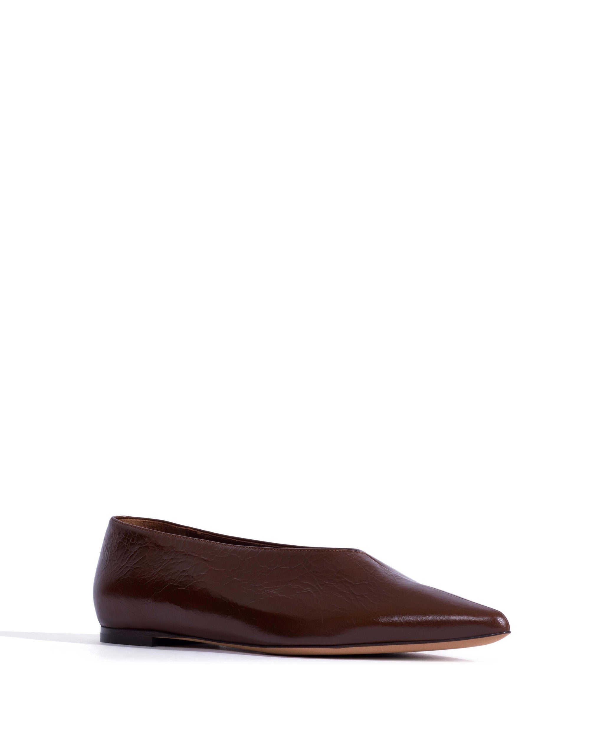 Phia 10 Crinkled polished goat Caramel brown - Anonymous Copenhagen Flat sandals