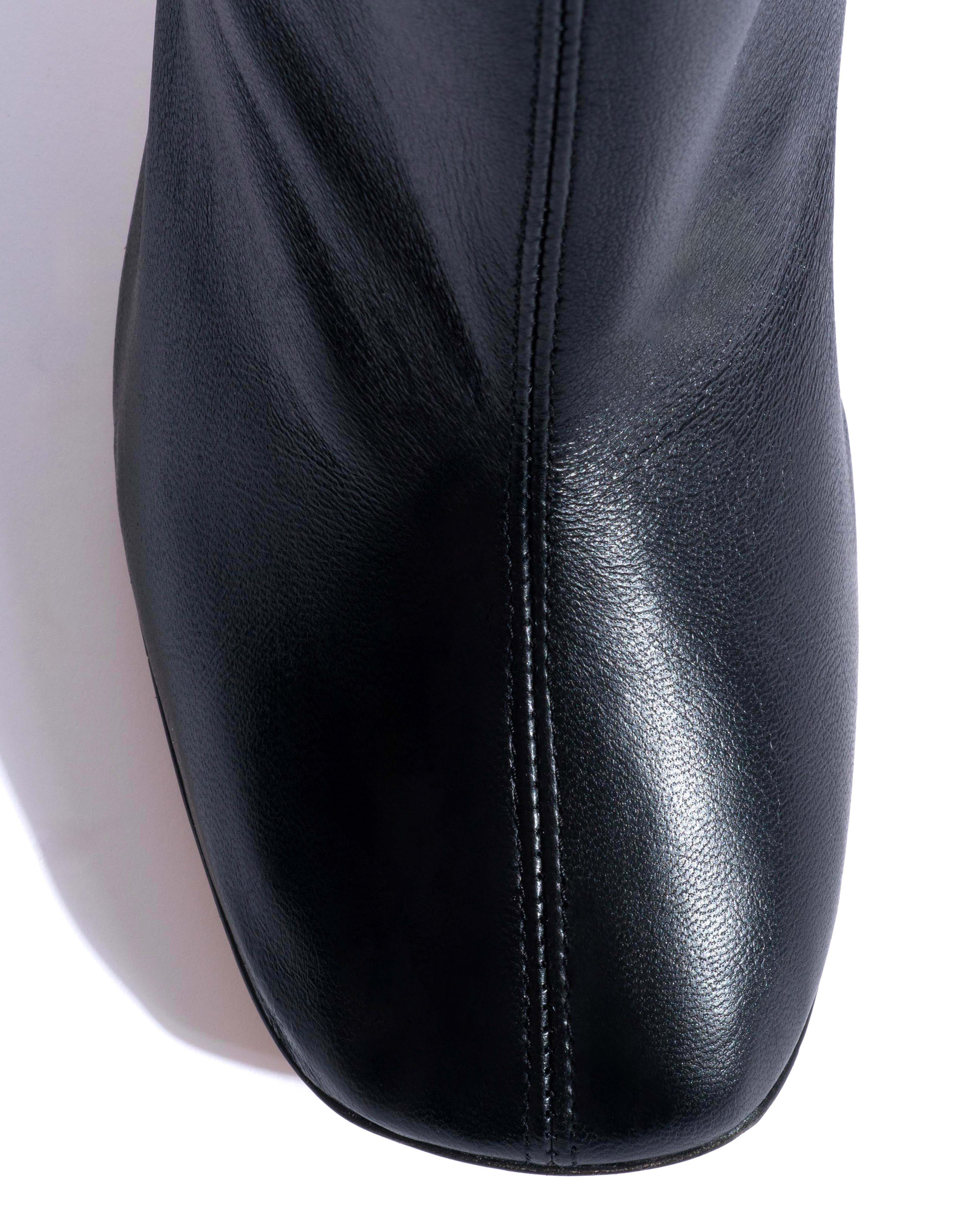 Adriana 80 Silky lamb Black