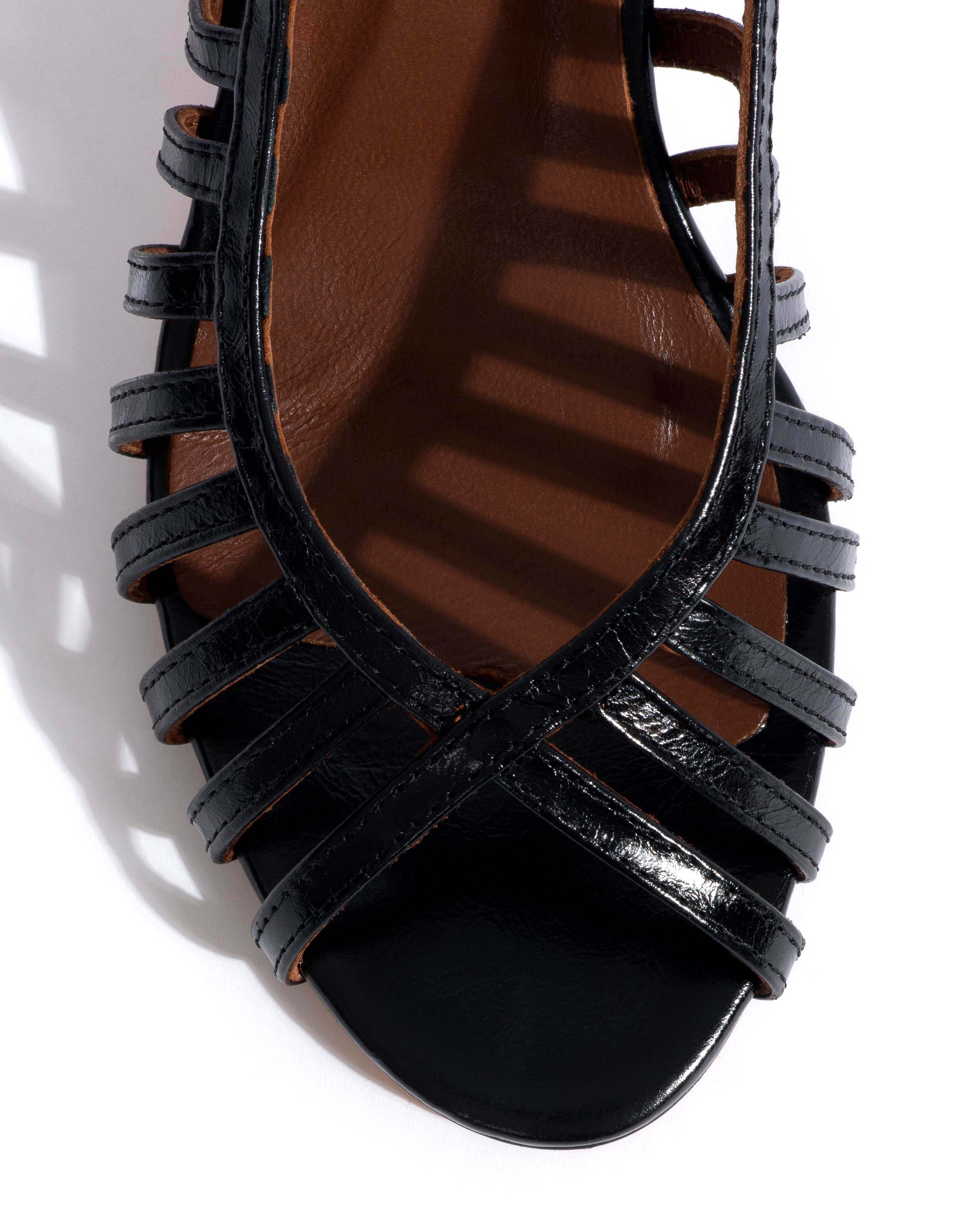 Carminho 75 Crinkled polished goat Black