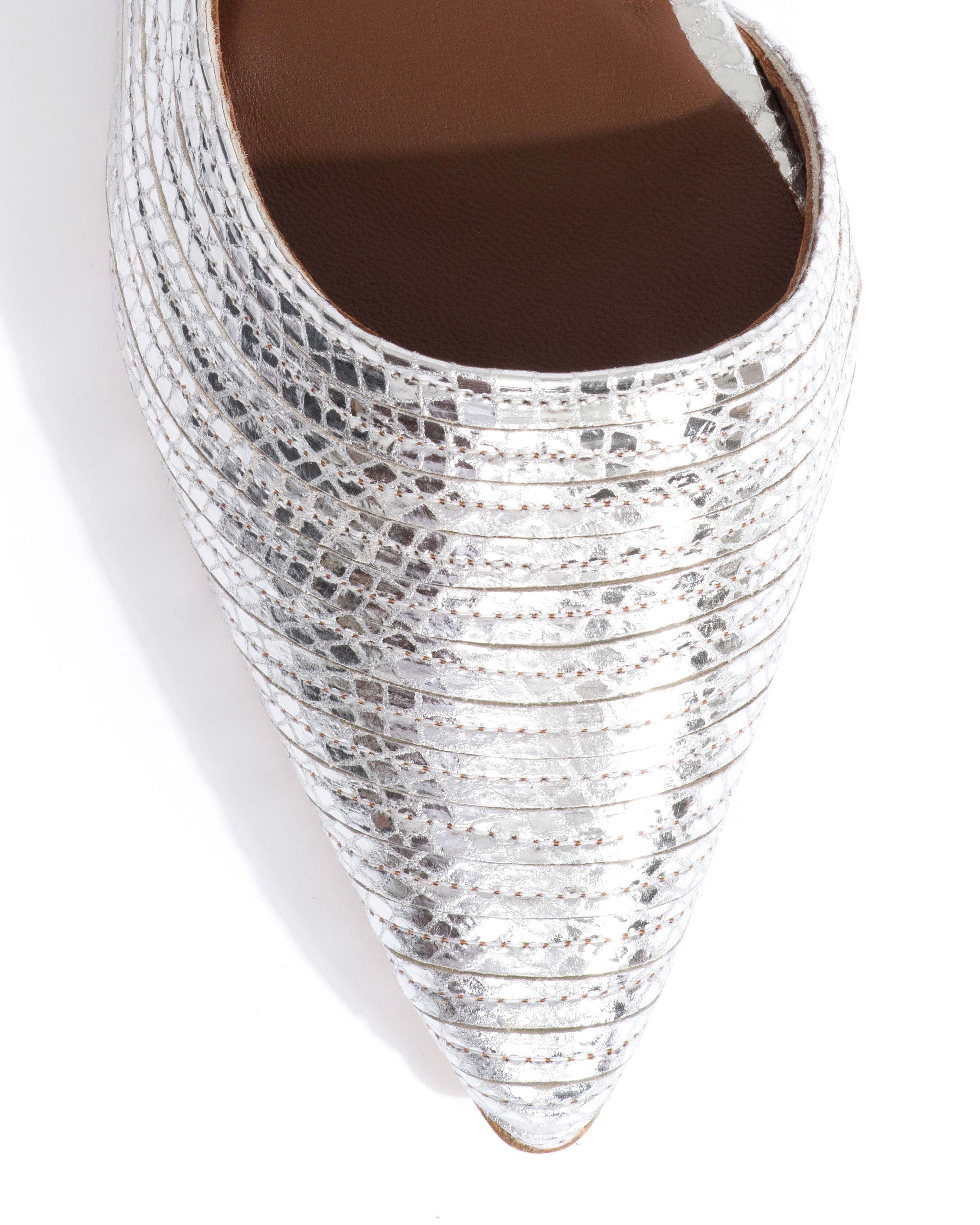 Carla 10 Snake metallic calf Silver