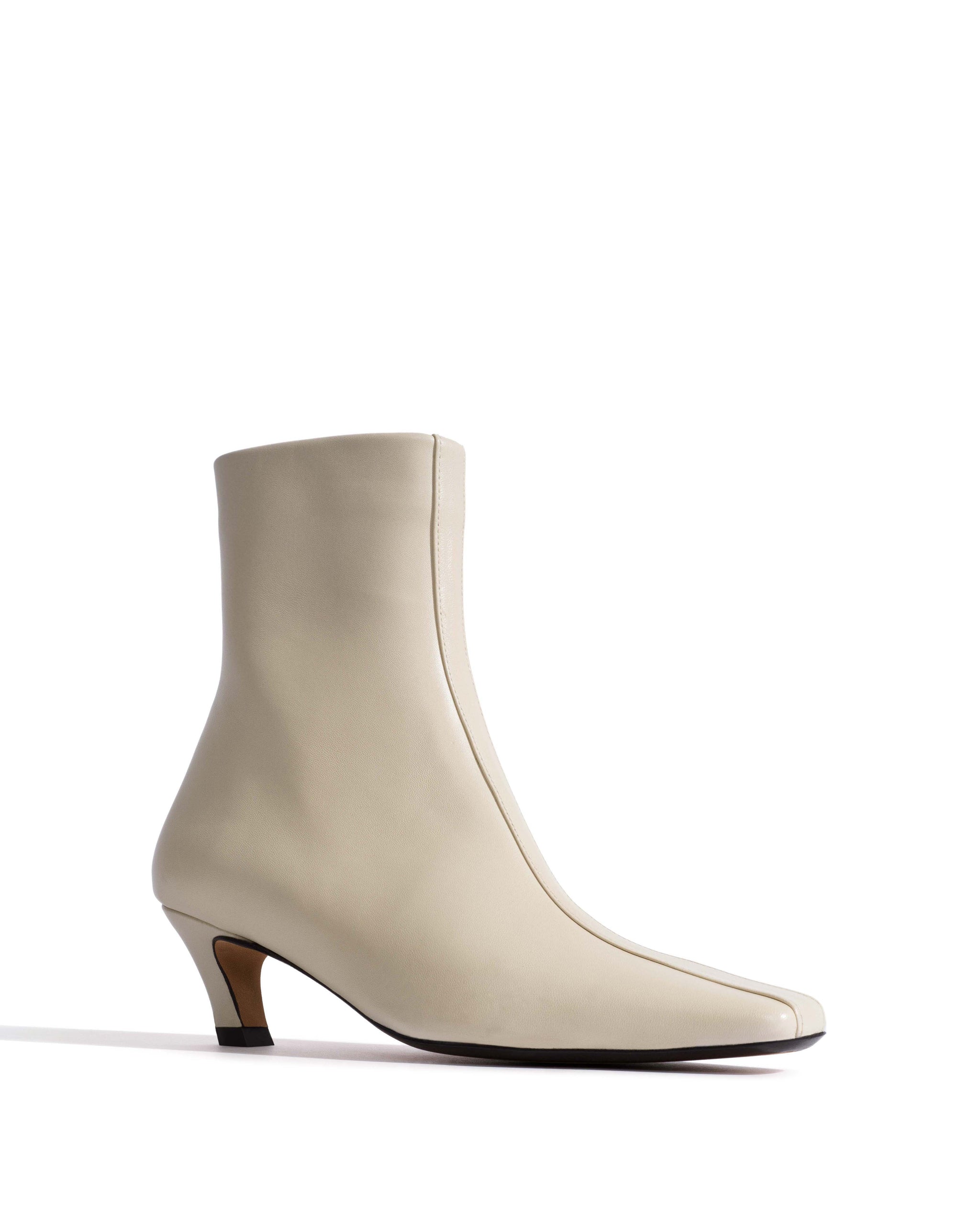 Leyla Shiny lamb White sand