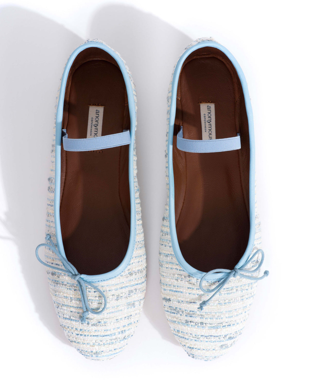 Rhina Boucle White porcelain blue