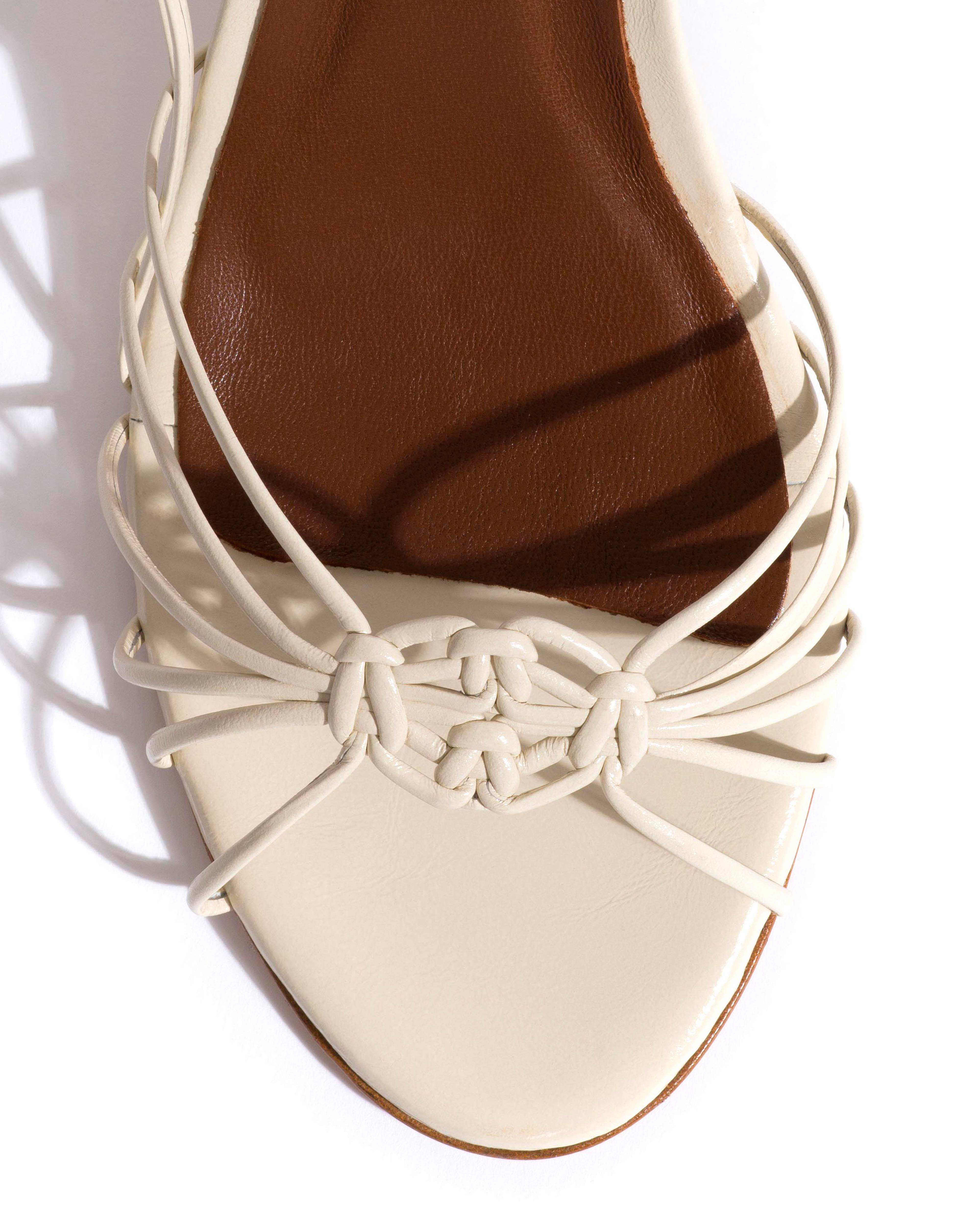 Savannah 100 hand-braided Crinkled polished goat White sand