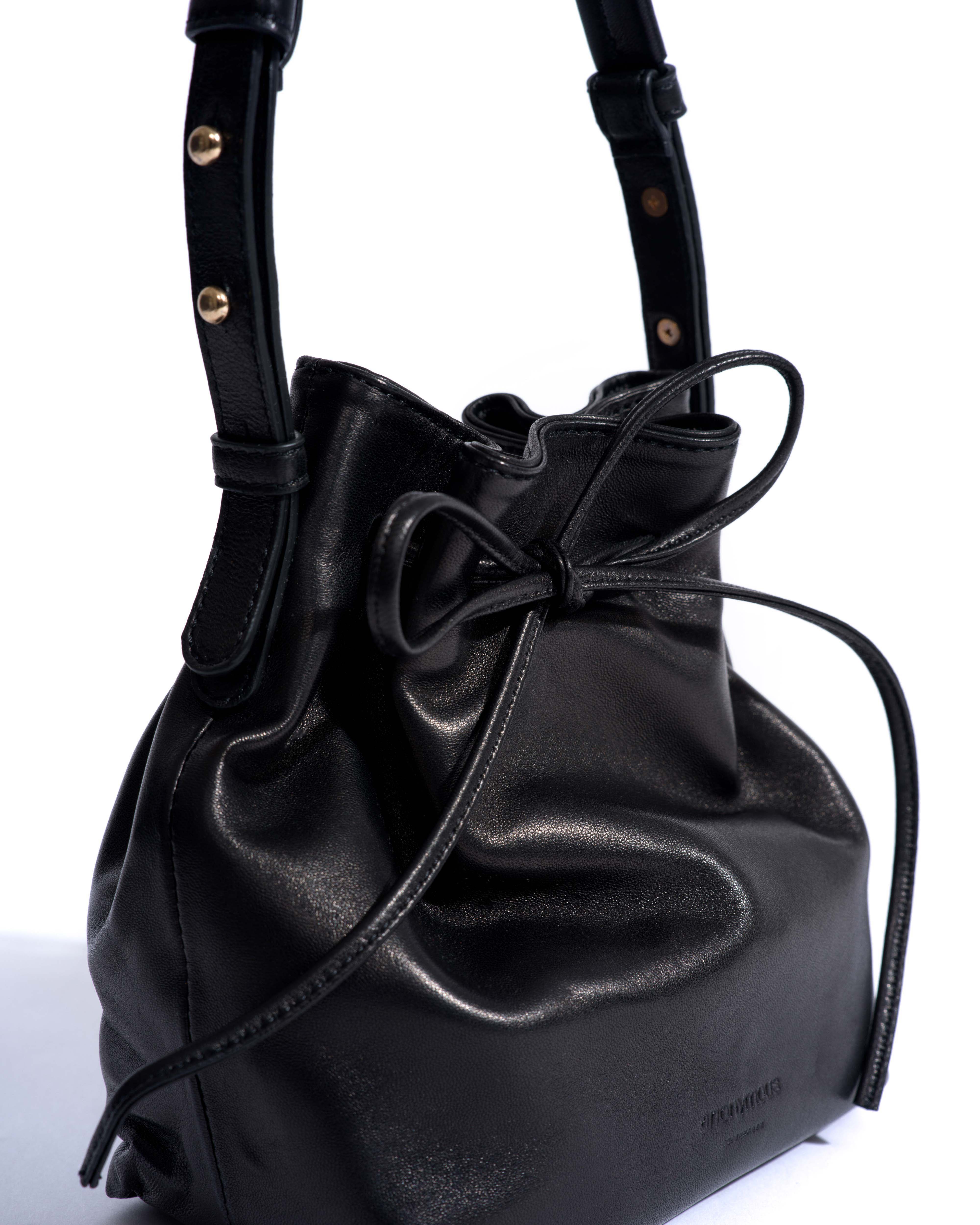 Kacey petite bucket bag Silky lamb Black