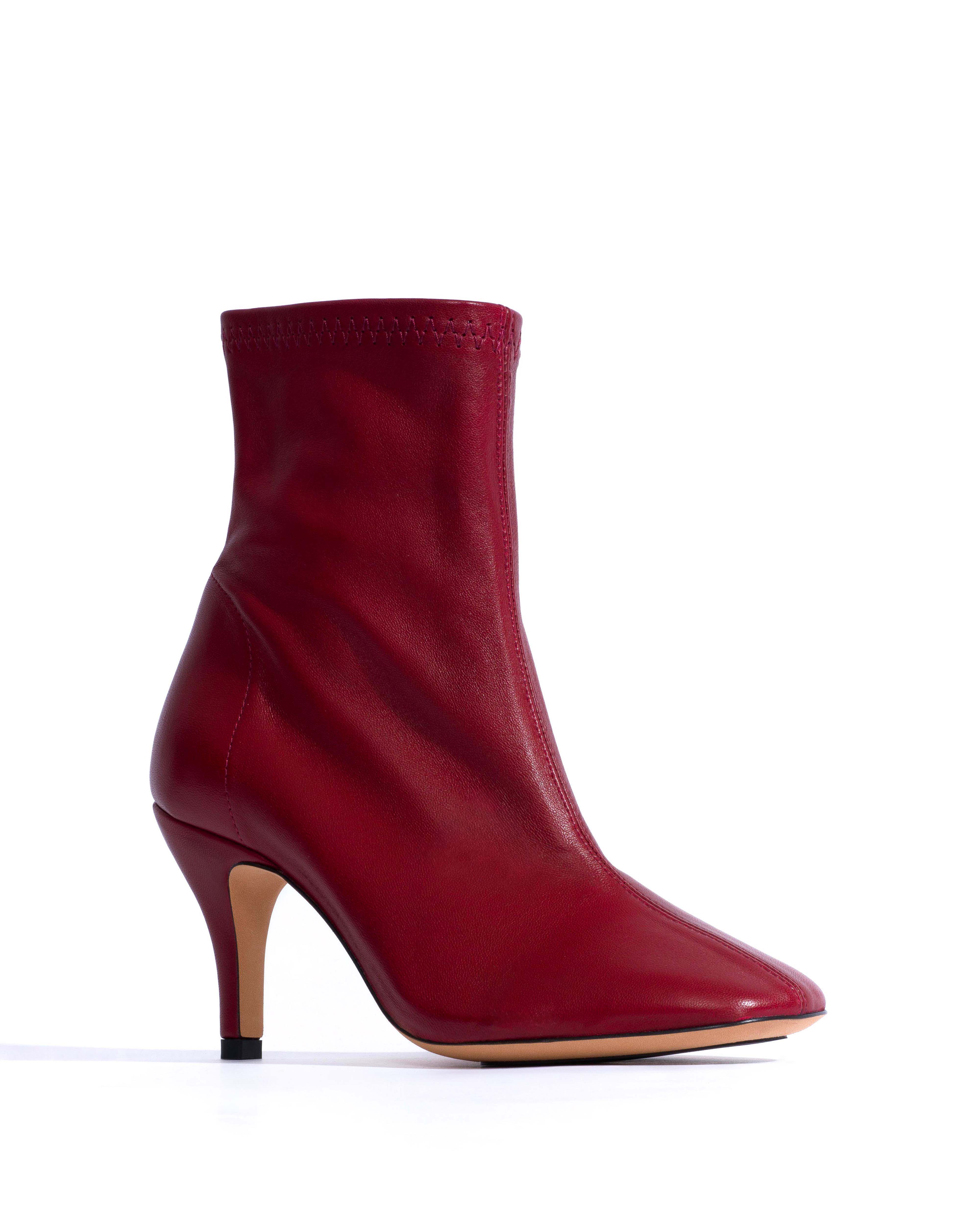 Adriana 80 Silky lamb Pomegranate