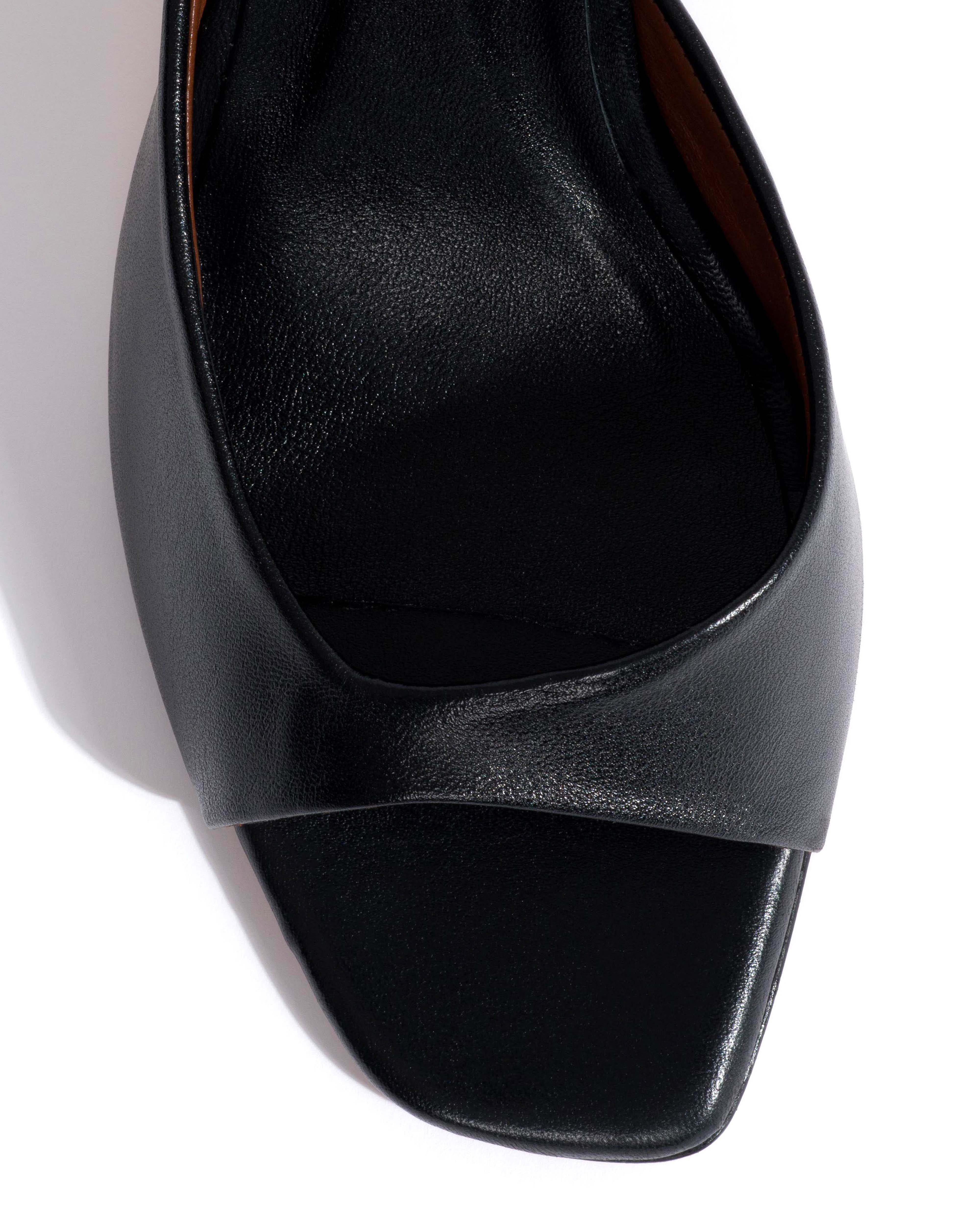 Mazy 100 Shiny lamb Black