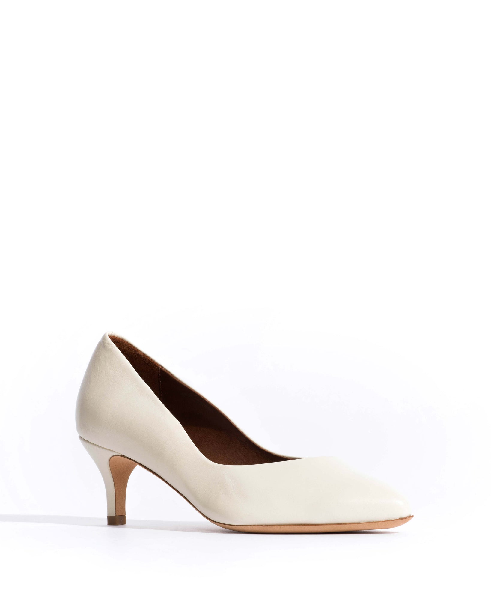 Trini 55 Shiny lamb White sand
