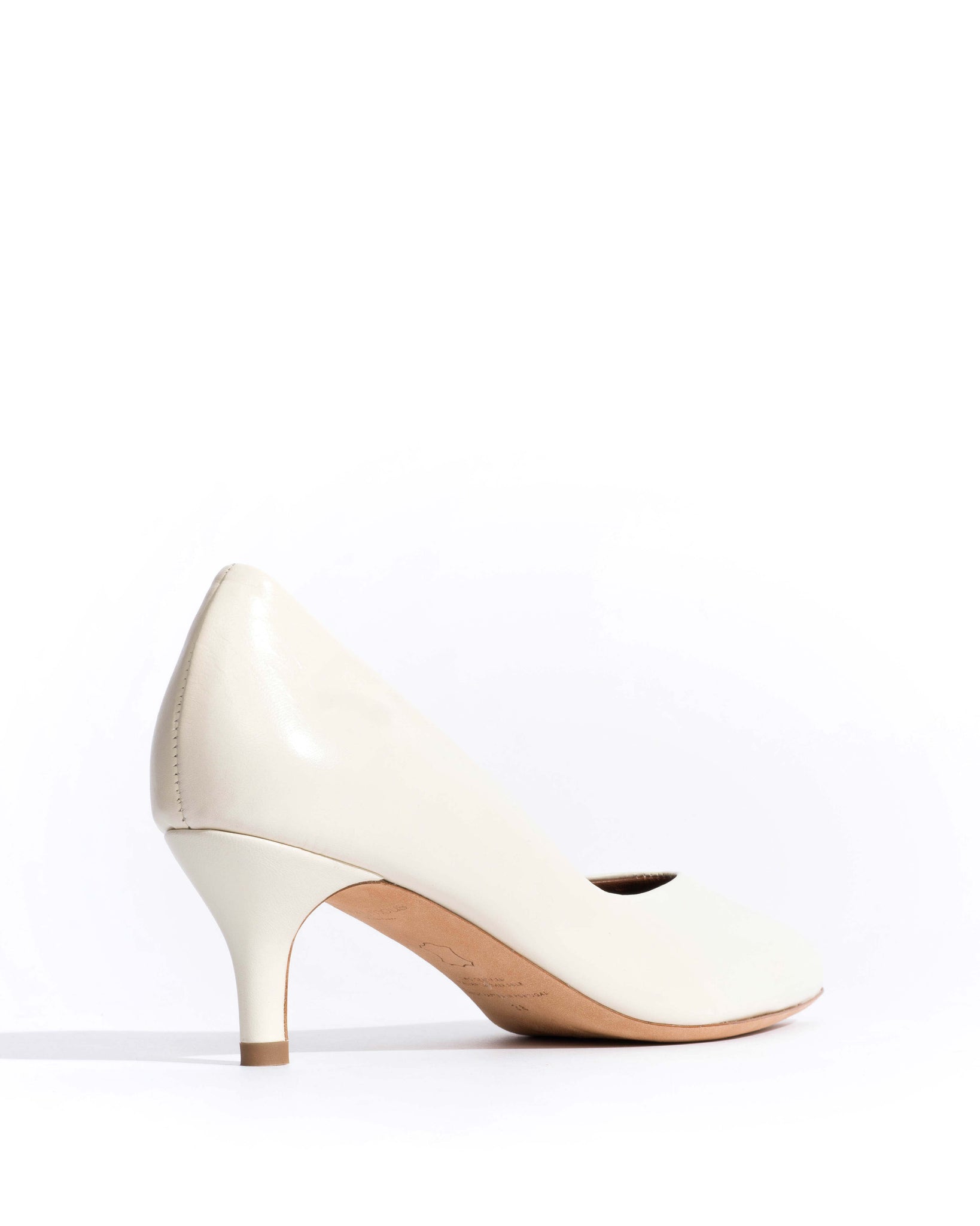 Trini 55 Shiny lamb White sand
