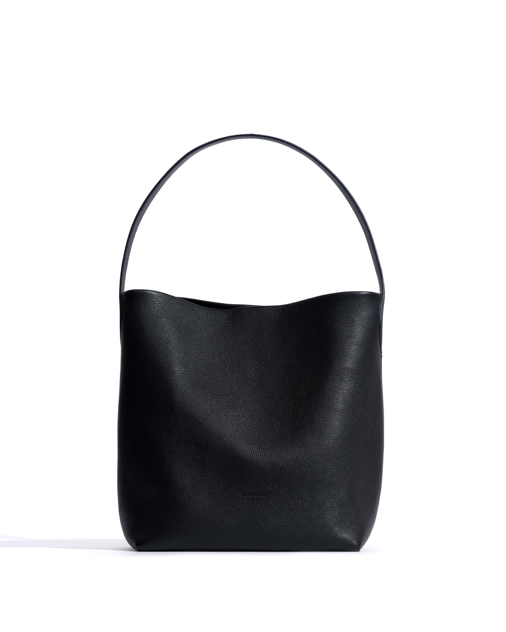 Versa everyday bag Pebbled soft calf Black