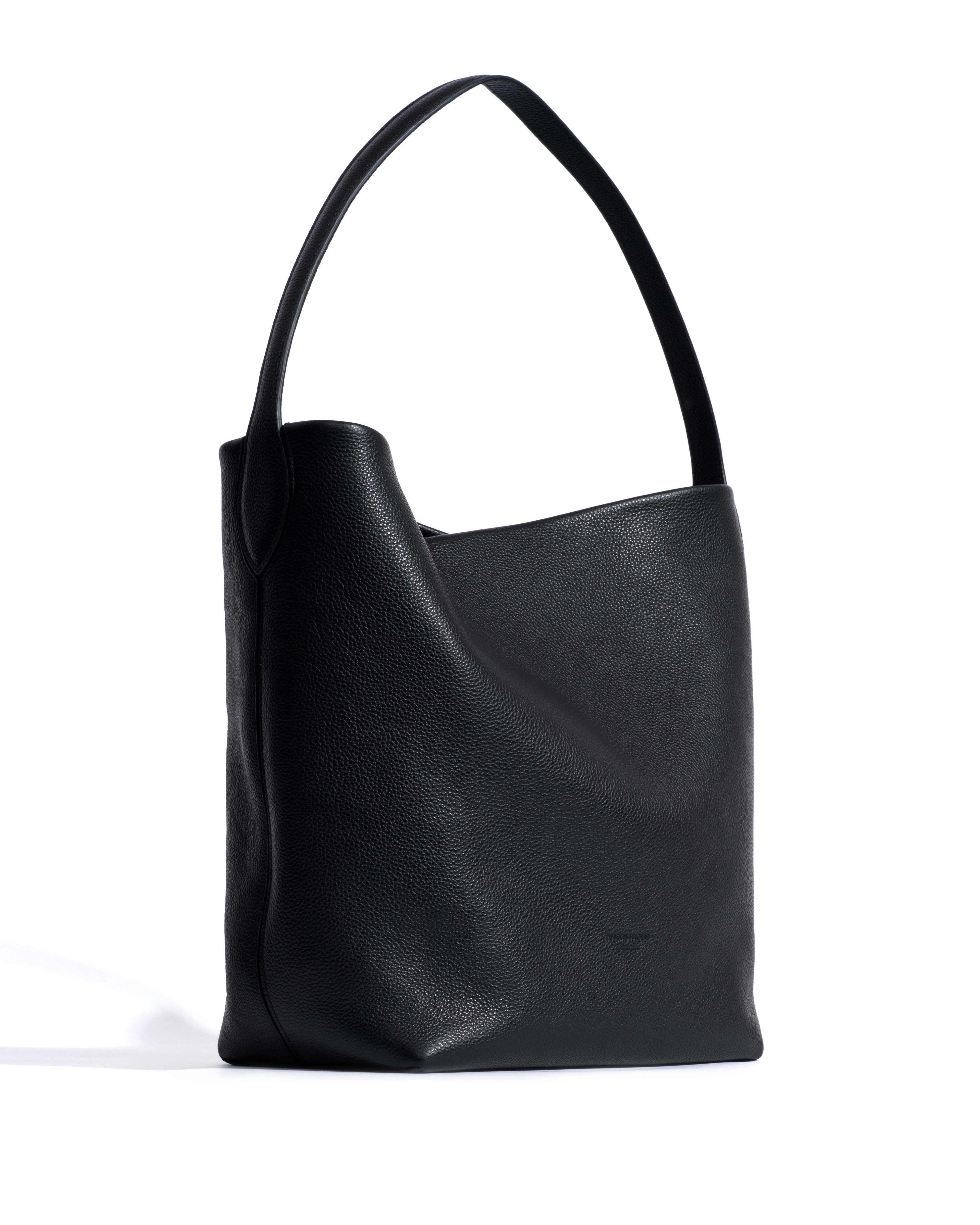 Versa everyday bag Pebbled soft calf Black