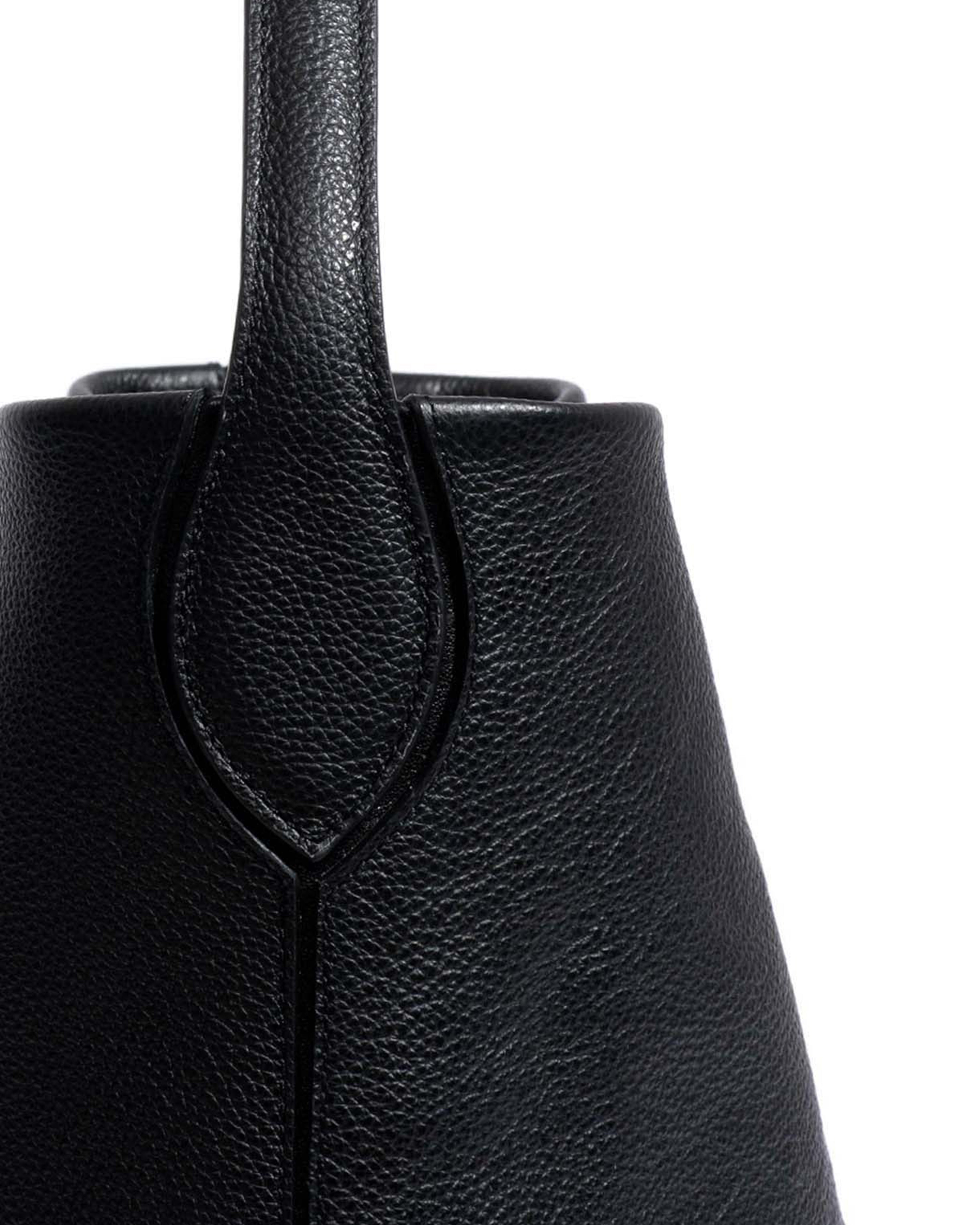 Versa everyday bag Pebbled soft calf Black