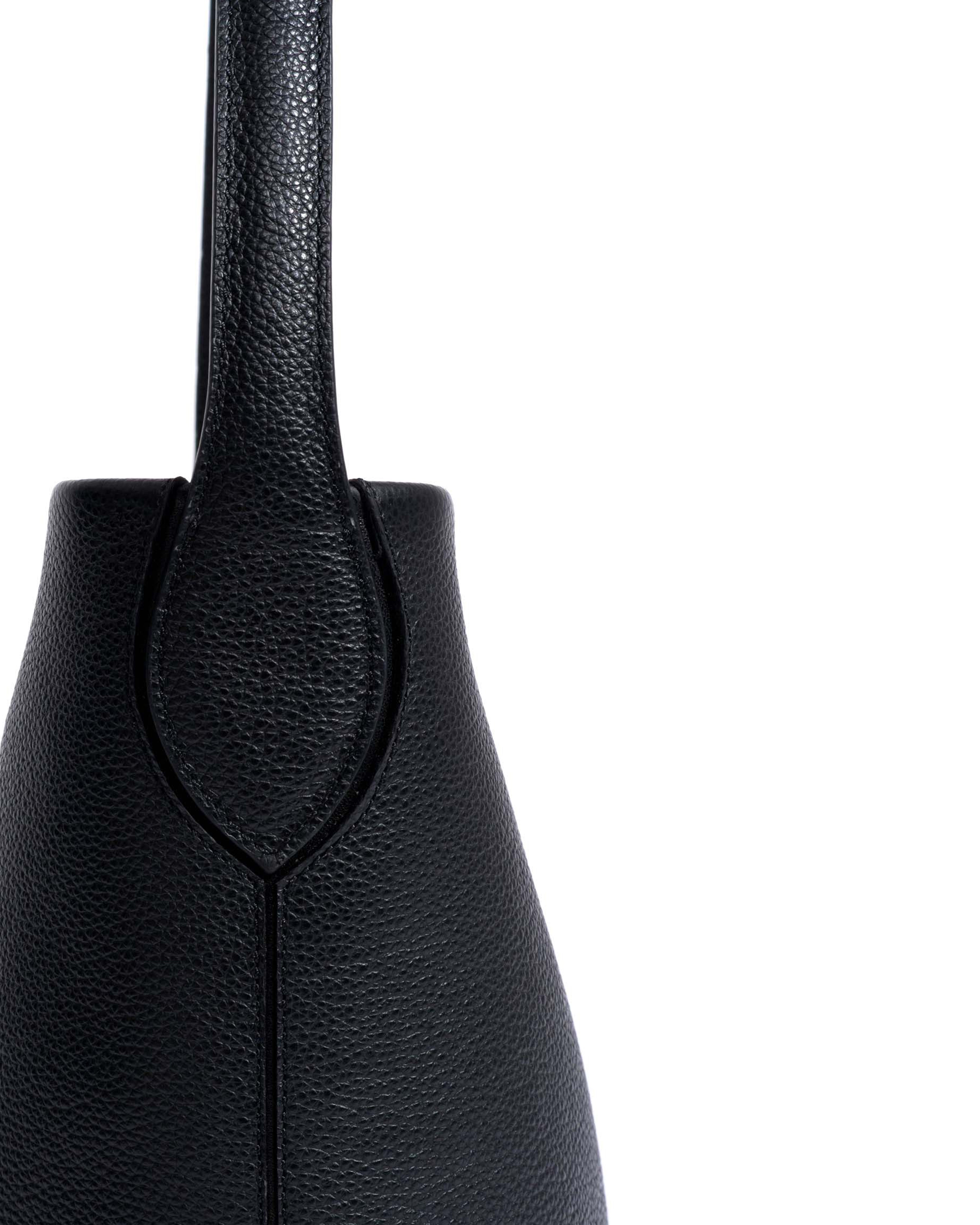 Versa petite bag Pebbled soft calf Black