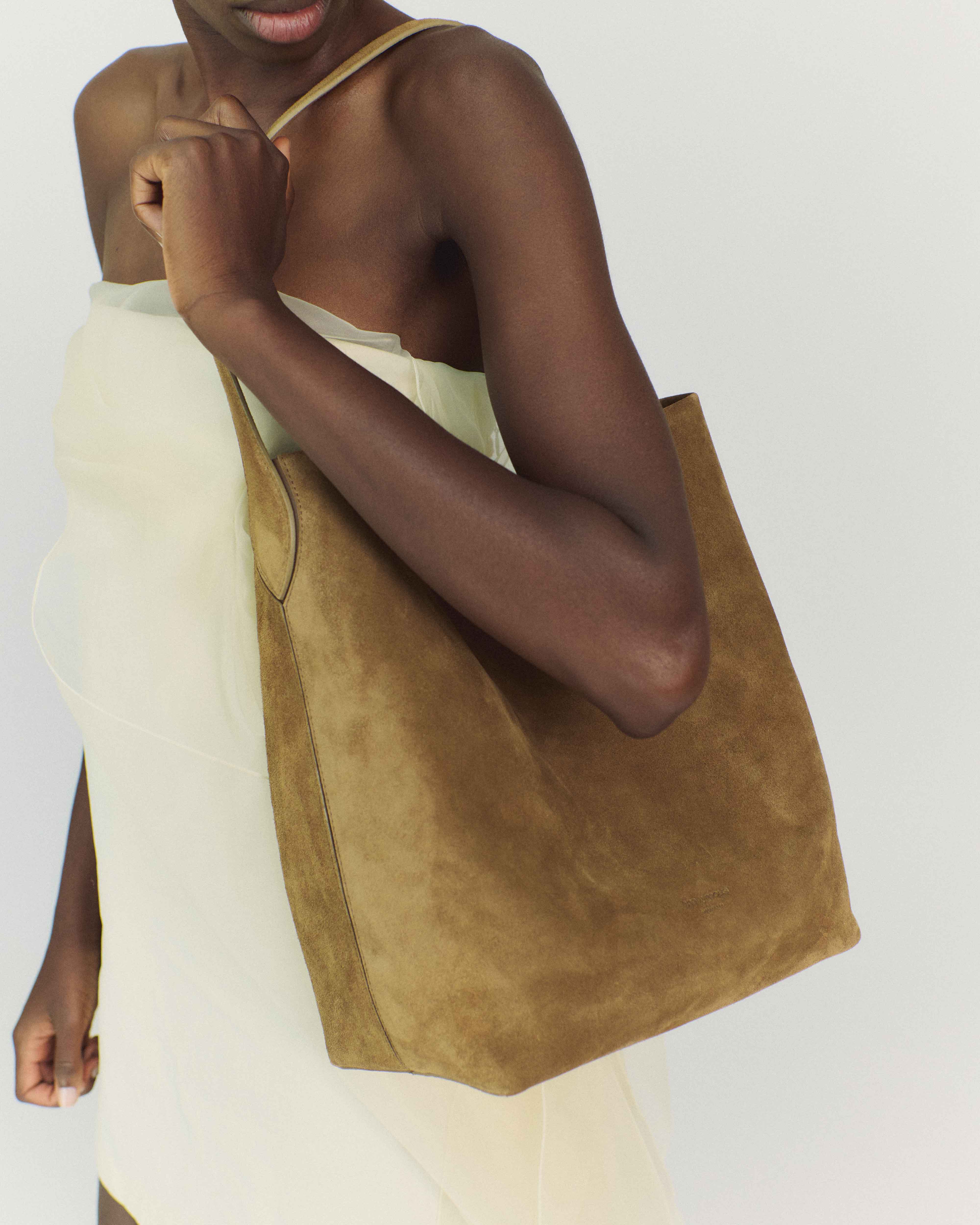 Versa everyday bag Calf suede Cinnamon