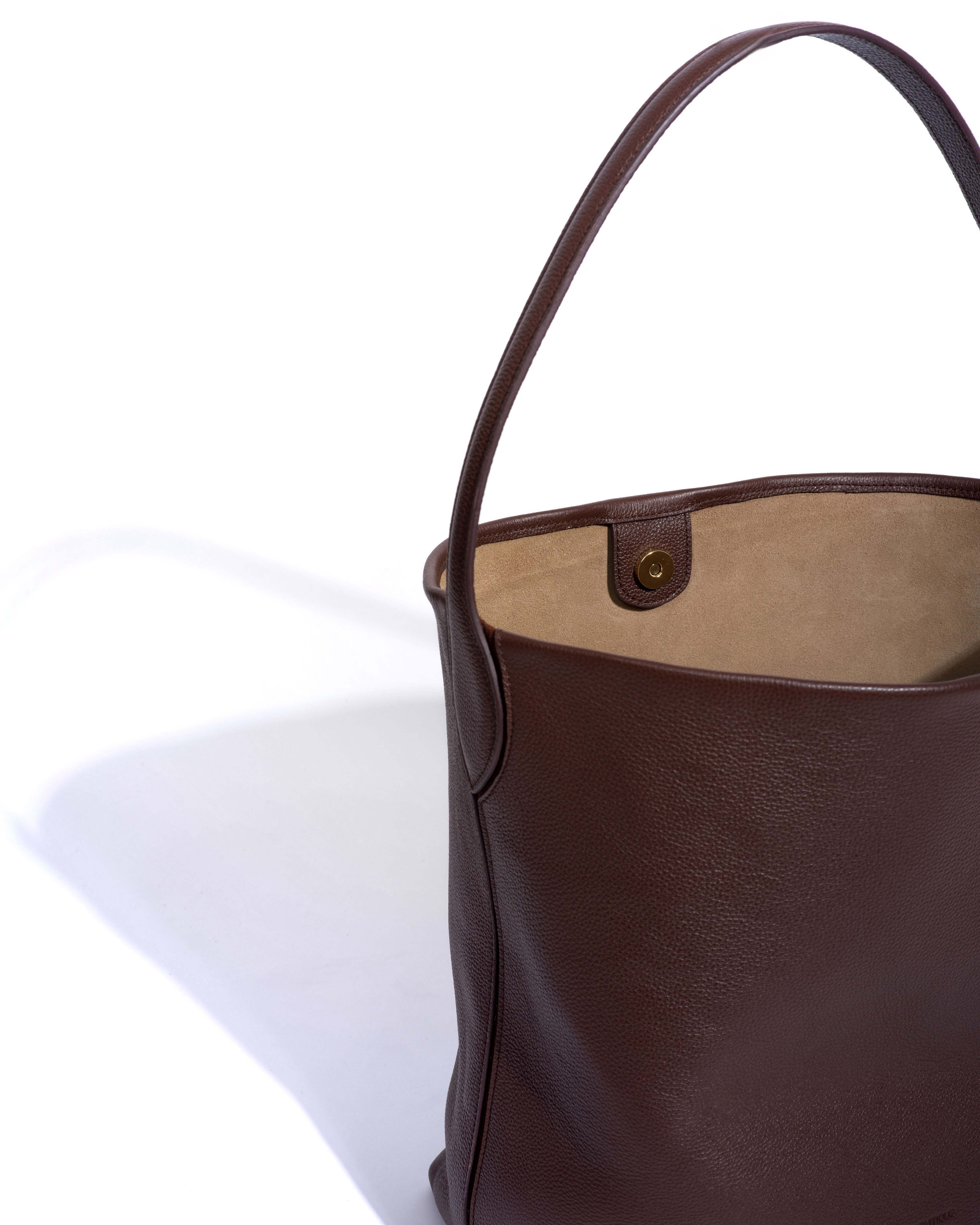 Versa everyday bag Pebbled soft calf Chocolate