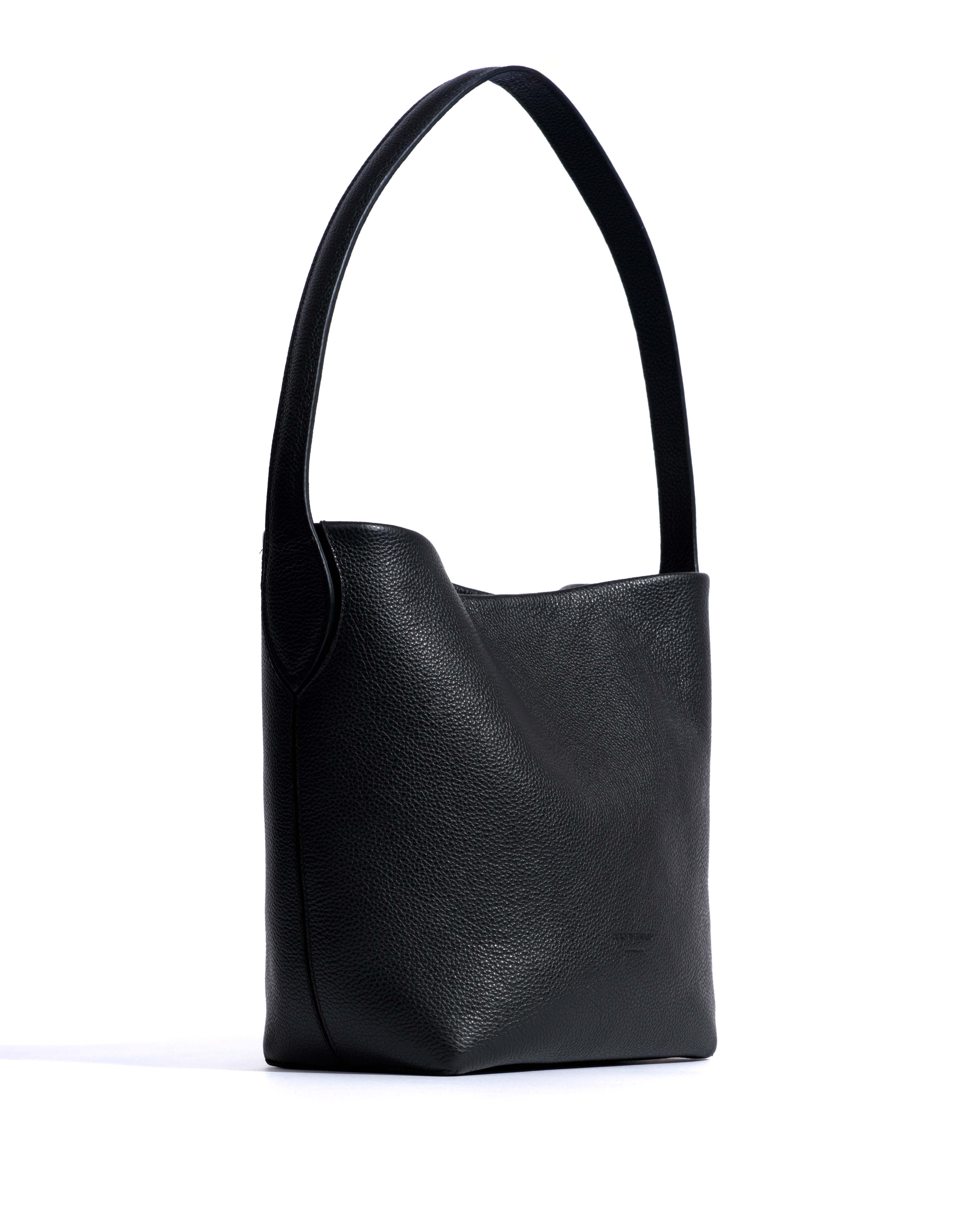 Versa petite bag Pebbled soft calf Black