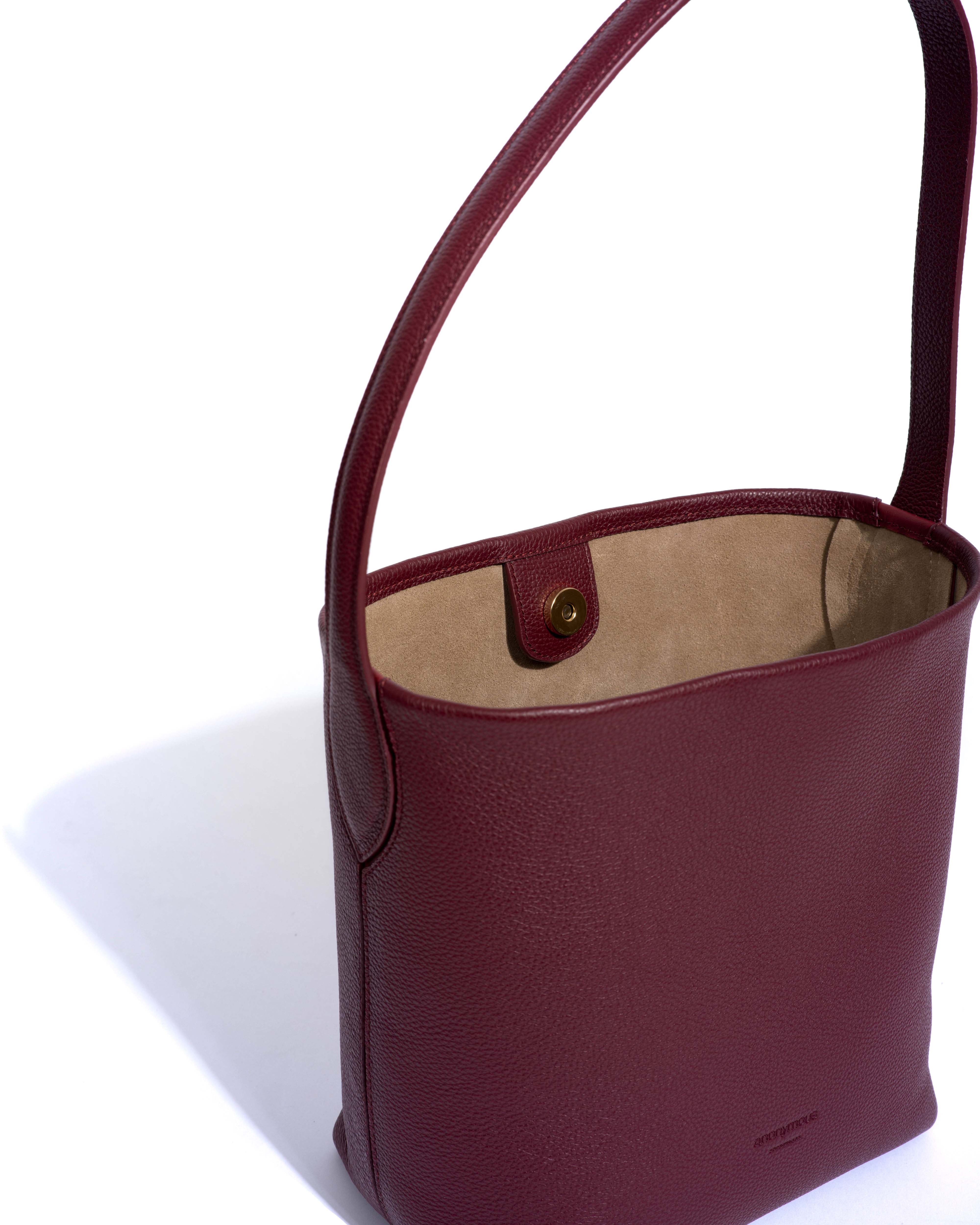 Versa petite bag Pebbled soft calf Pomegranate