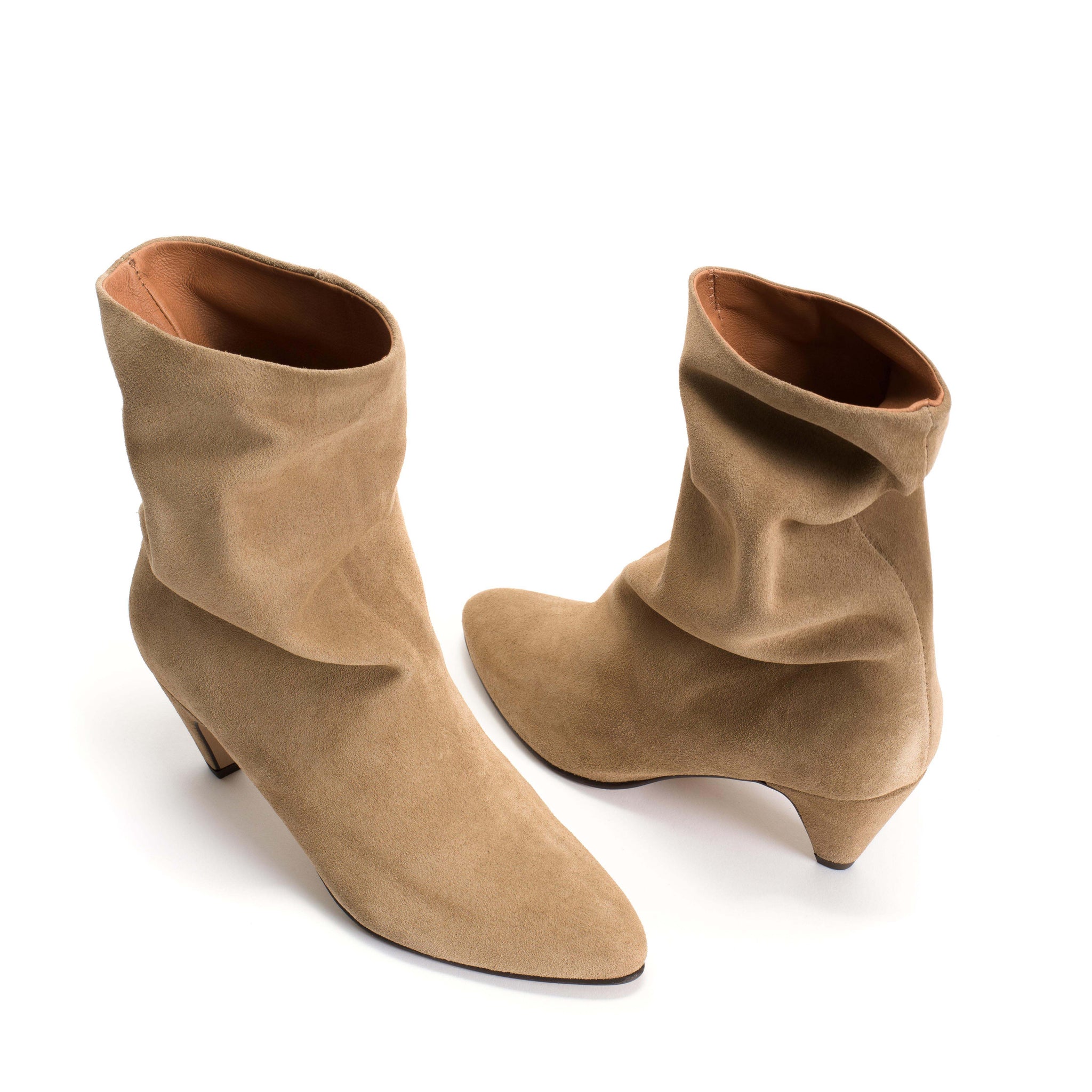 Vully 50 stiletto Calf suede Desert sand - Anonymous Copenhagen