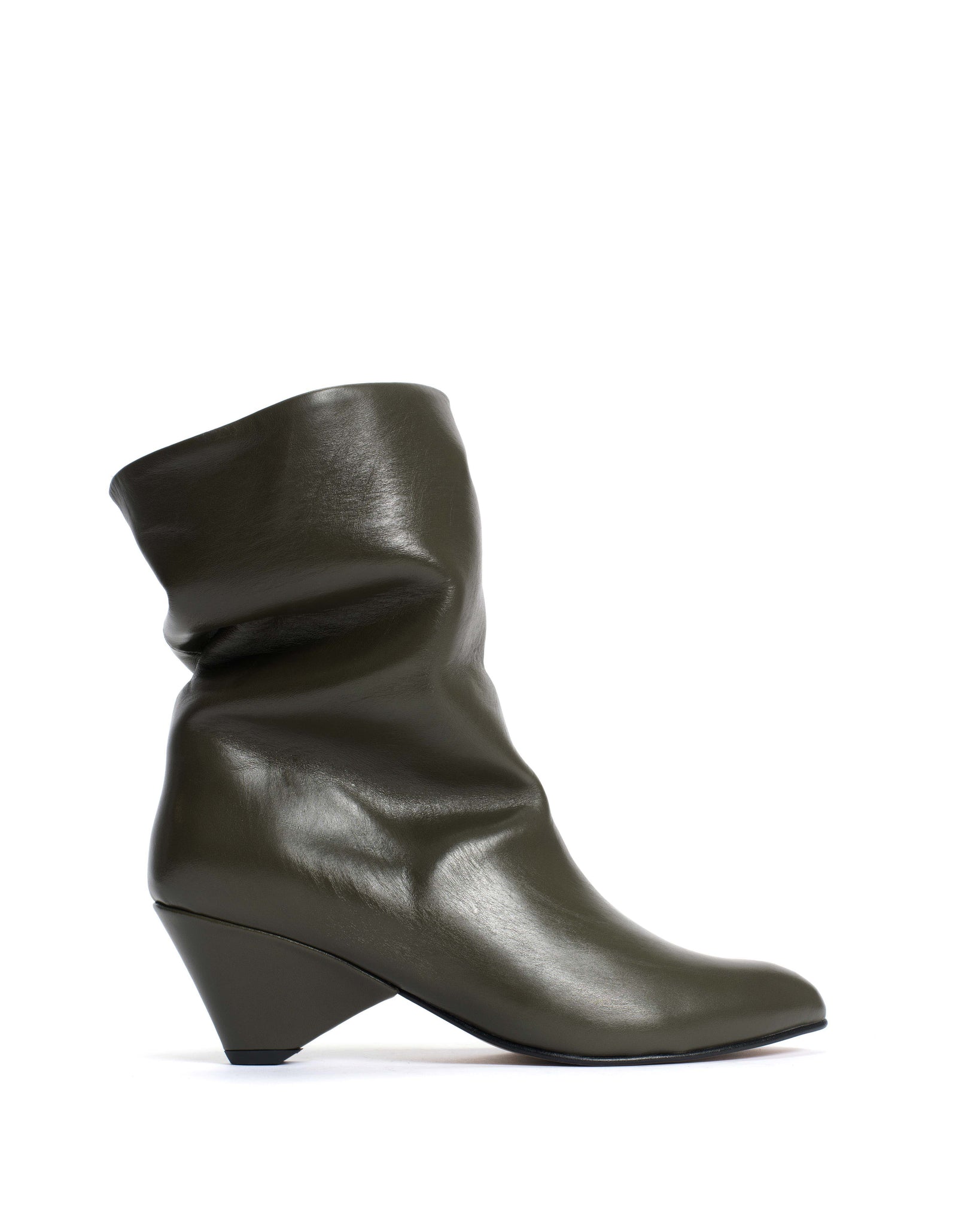 Vully 50 triangle Soft calf Moss green - Anonymous Copenhagen