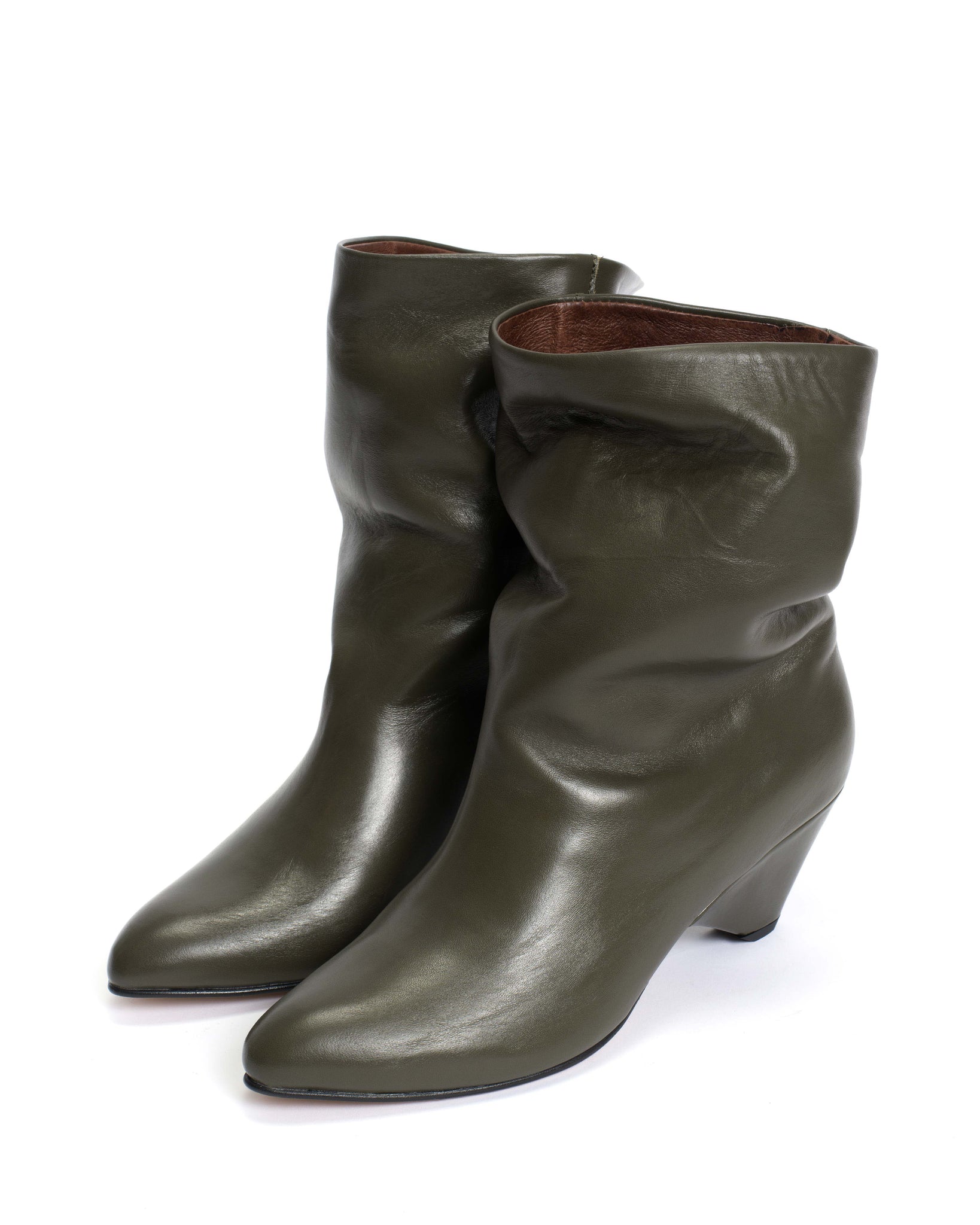 Vully 50 triangle Soft calf Moss green - Anonymous Copenhagen