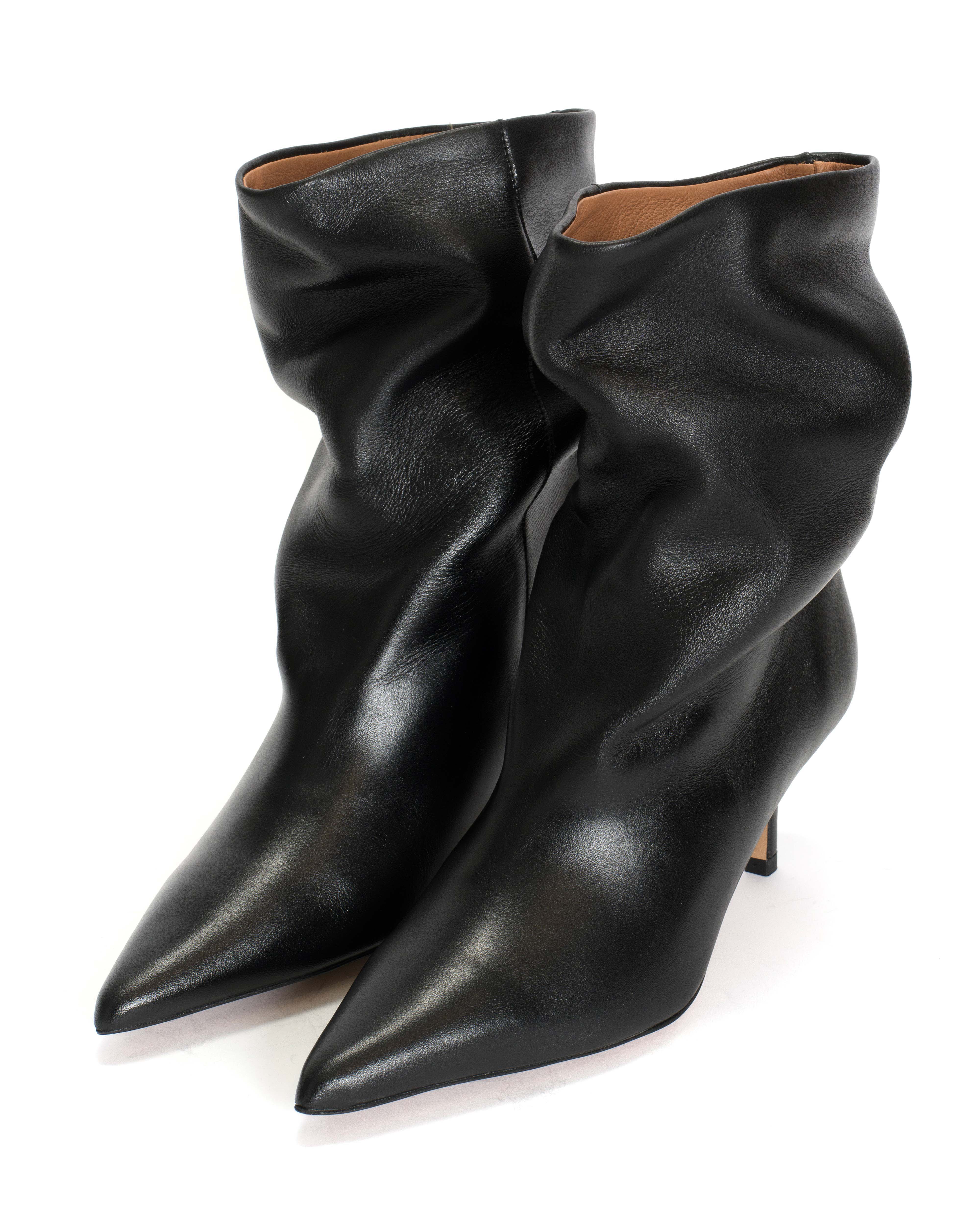 Vully 55 pin Soft calf Black