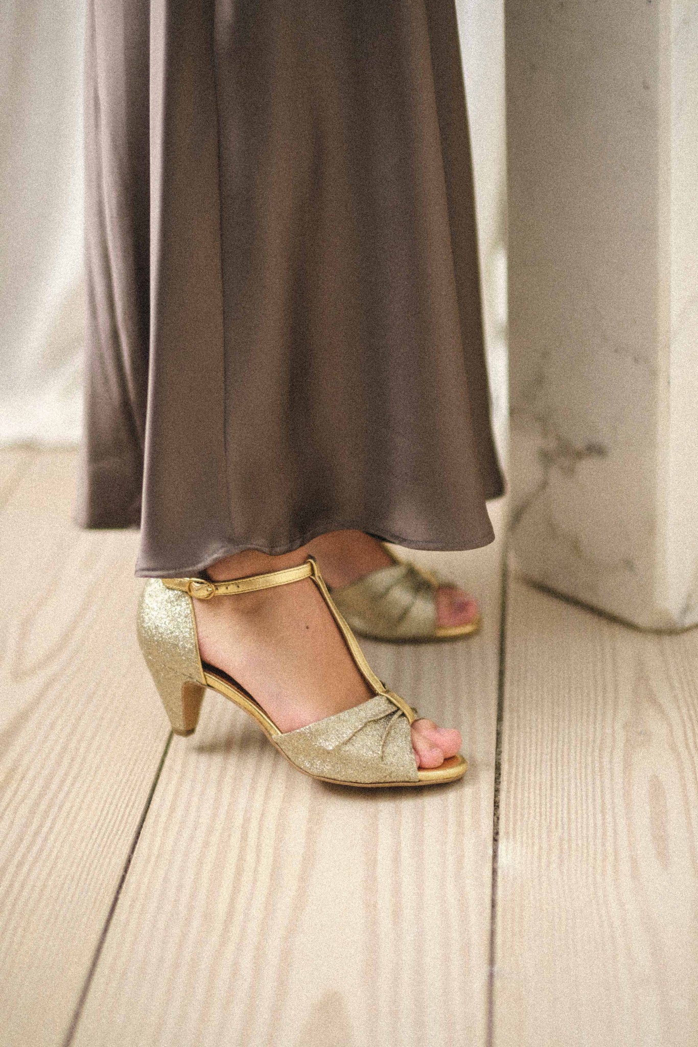 Linette 50 Fine glitter & leather Gold Champagne - Anonymous Copenhagen