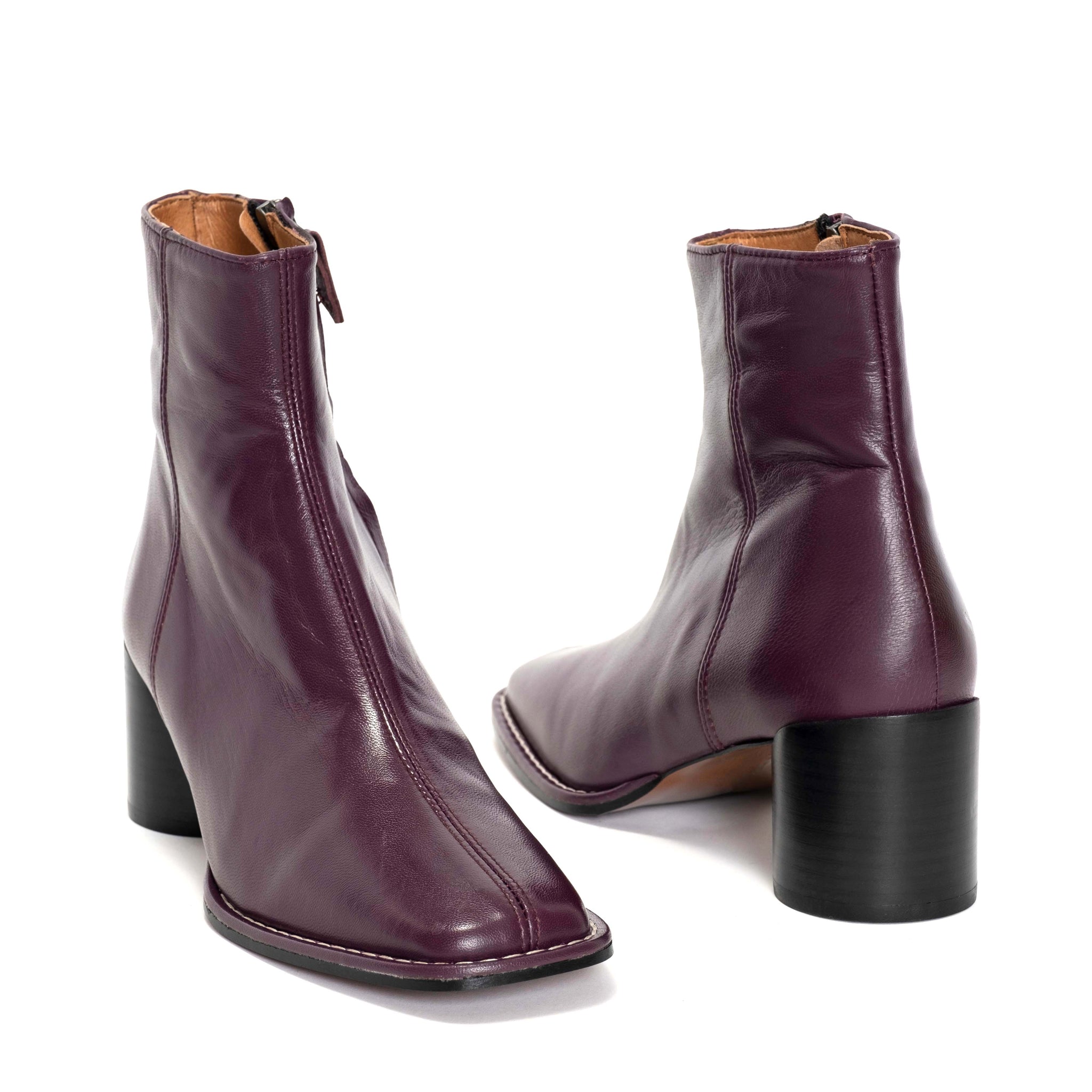 Shamie Shiny lamb Aubergine - Anonymous Copenhagen