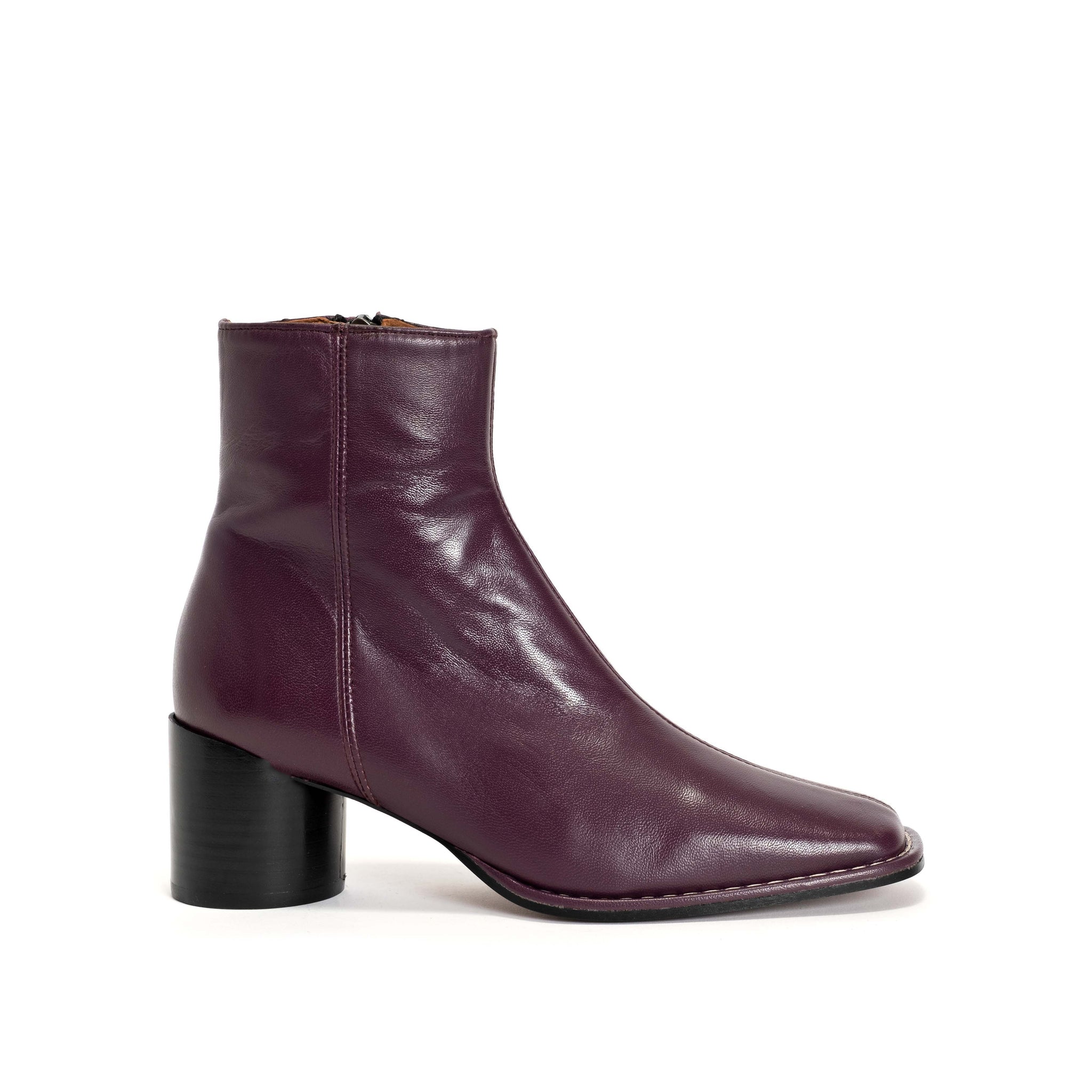 Shamie Shiny lamb Aubergine - Anonymous Copenhagen