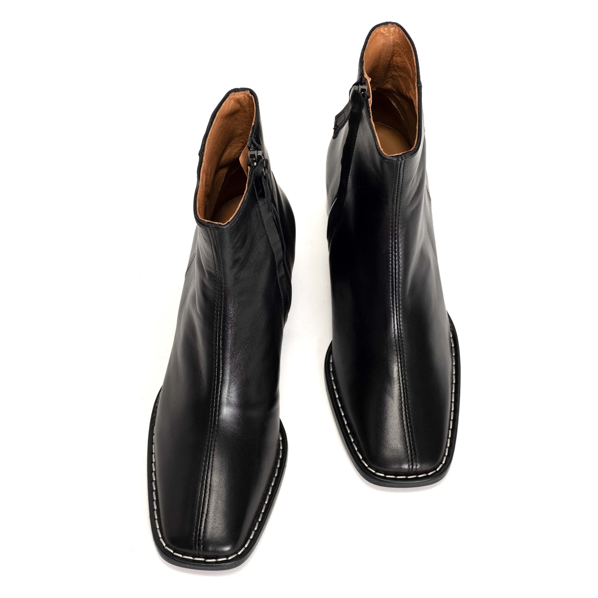 Shamie Shiny lamb Black - Anonymous Copenhagen