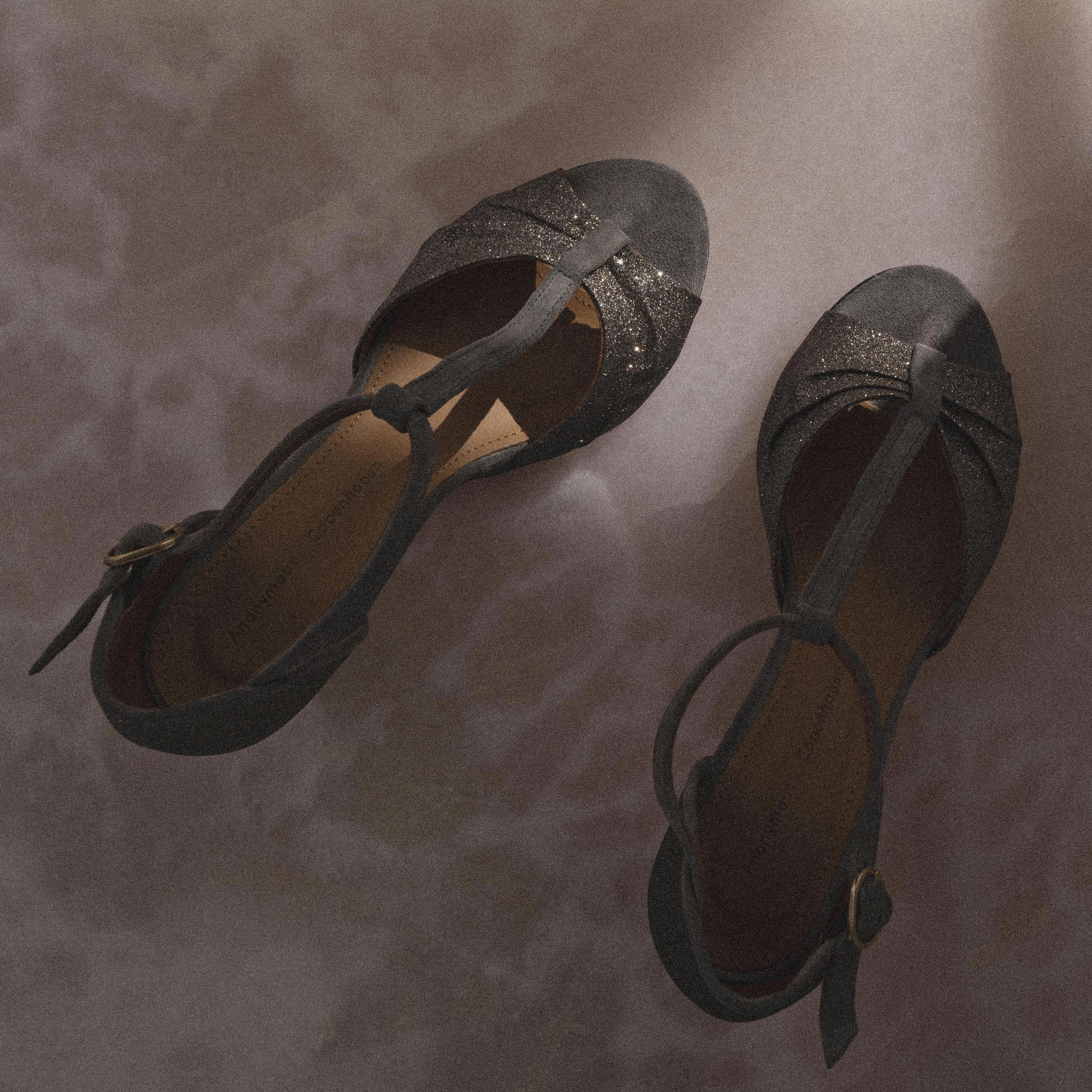 Linette 50 Fine glitter & leather Asphalt grey Platinum - Anonymous Copenhagen