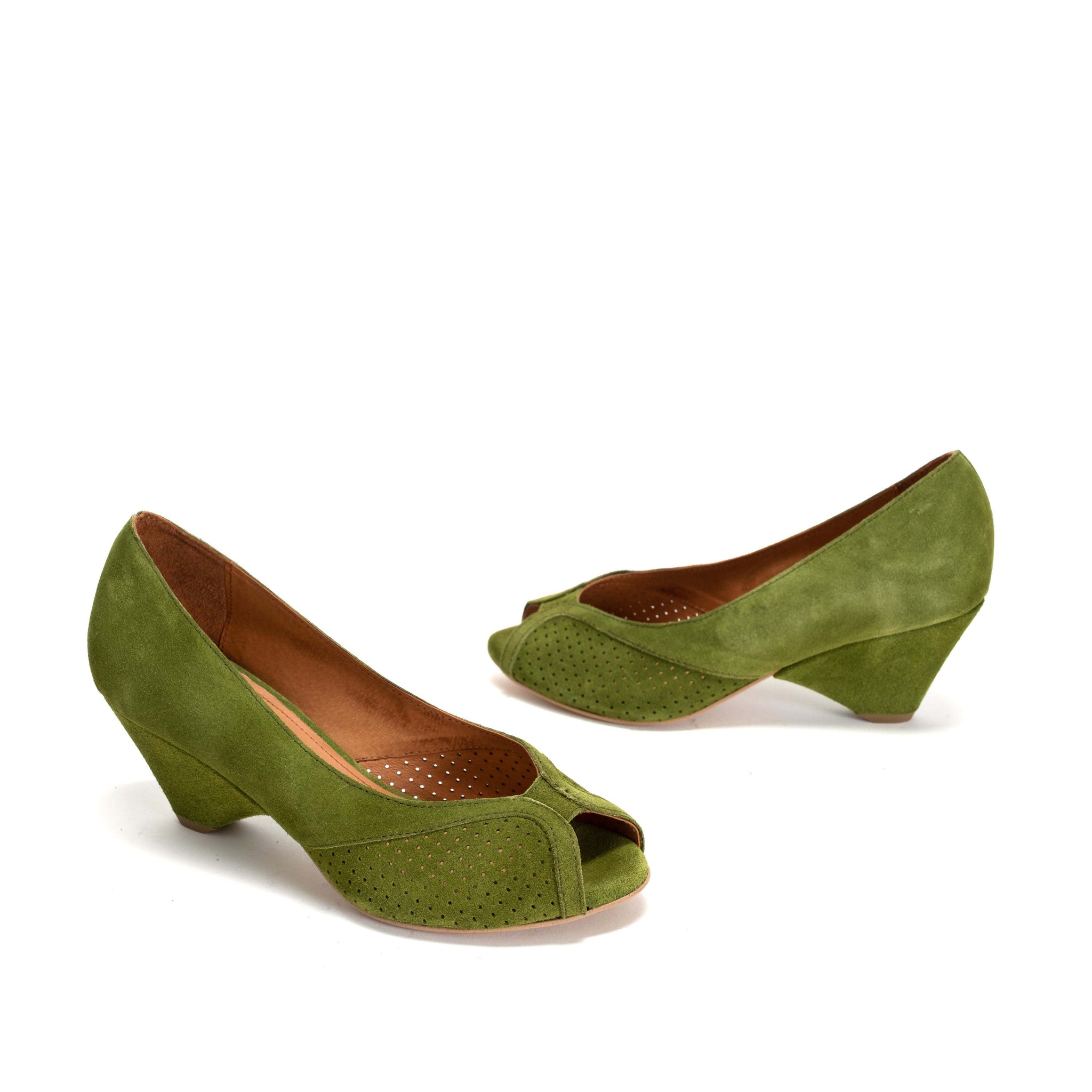 Tiffany Triangle Calf Suede Grass Green - Anonymous Copenhagen